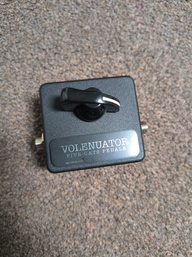 Black cats volenuator - cats,