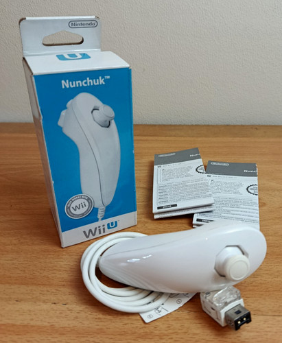 Nintendo wii nunchuk - nintendo,
