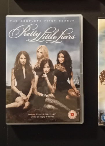 Pretty little liars - -, 1