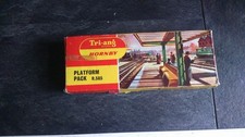 Tri-ang Hornby R585 Platform