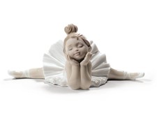 NAO BY LLADRO  PORCELAIN FIGURINE READY FOR MY DEBUT PINK WAS £110 NOW £93.50