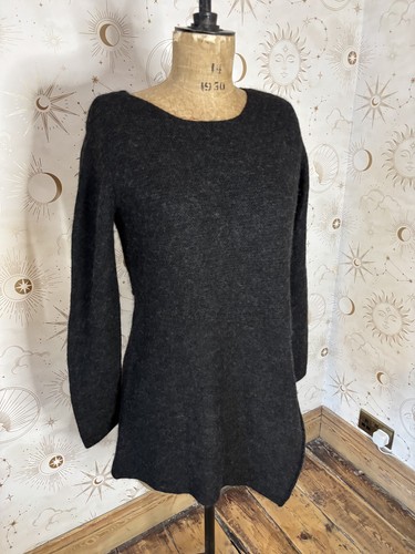 Crea concept grey - concept, asymmetric