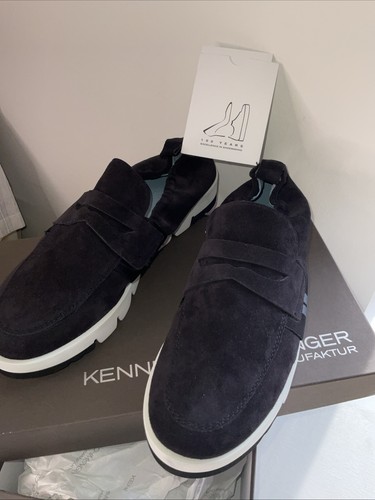 Bnwt kennel schmenger - bnwt,