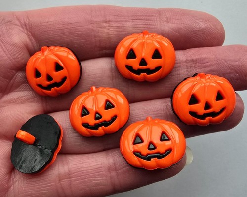 Craft buttons carving memories - buttons,