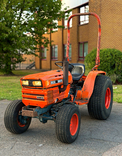 Kubota b8200 series 4wd - kubota,