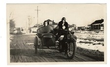 1924 2 Women on Indian