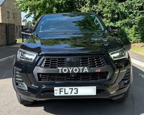 Toyota hilux sport - gr,
