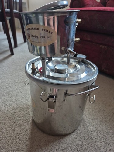 6gal moonshine still brewing - moonshine,