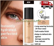 Oriflame Giordani Gold Long Wear Mineral Foundation - Light Beige Neutral SPF20