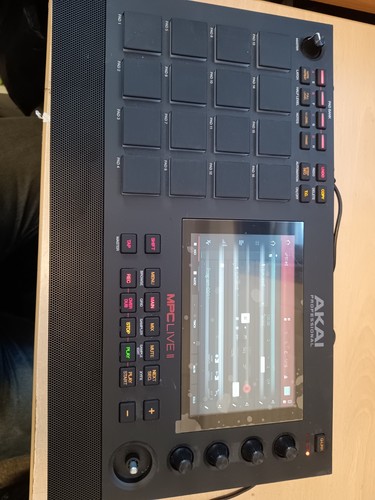 Akai professional mpc live - akai, ii