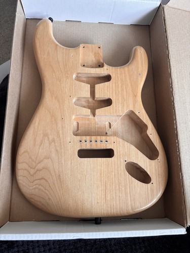 Unfinished alder stratocaster - alder,