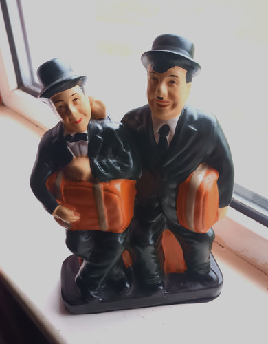 Rare ceramic laurel and - rare, hardy