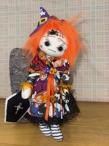 Artist hand made gothic girls - made,
