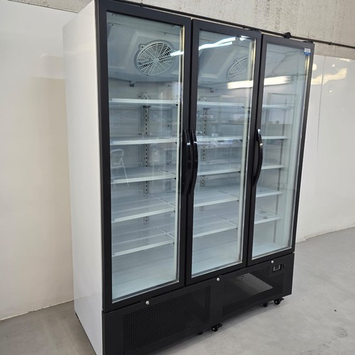 Display cooler triple door - display,