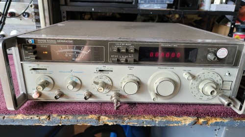 8640b signal generator - hp,