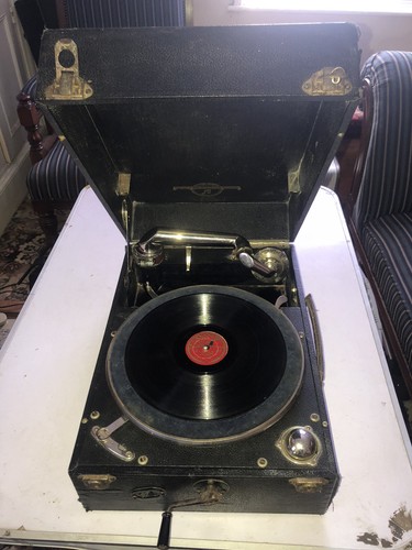 Columbia wind gramophone - wind, up