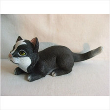 Latex mould / mold for a Crouching Cat.