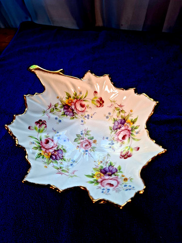 Beautiful vintage fenton china - vintage,