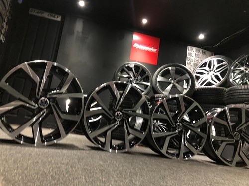 Display vw golf - 17”,