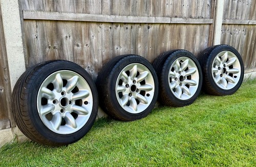 Genuine classic rover mini - 4x,