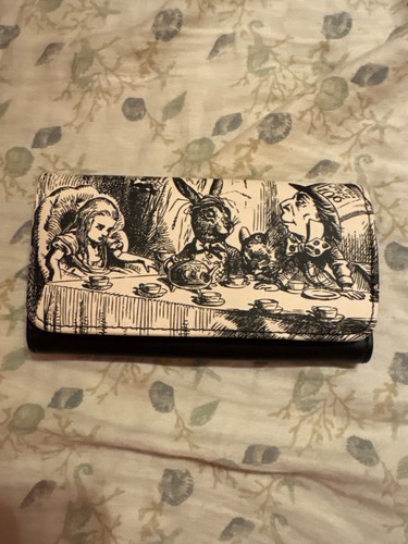 Alice wonderland loungefly - alice,