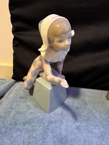 Lladro harlequin no box - -,