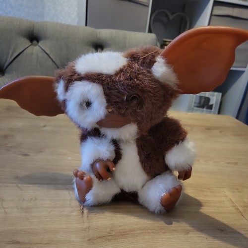 Neca gremlins gizmo plush - neca,