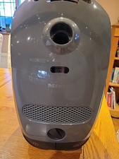 Miele Classic C1 Jubilee Powerline SBAF3 Cylinder Hoover Vacuum Cleaner Working