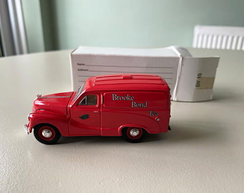 Dinky morris diecast - morris, van