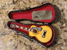 Miniature Wooden Guitar Gibson