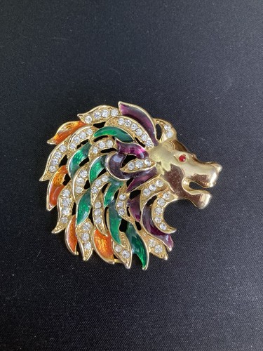 Briliant stone set - set, enameled
