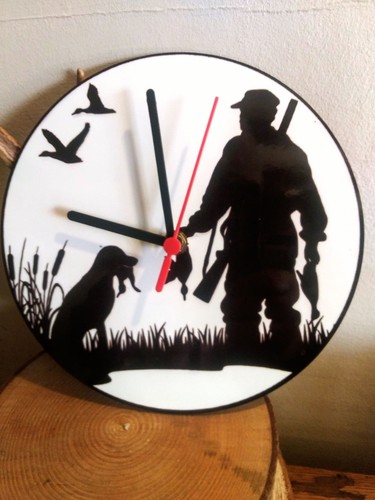 Wildfowler dog wall clock - 8",