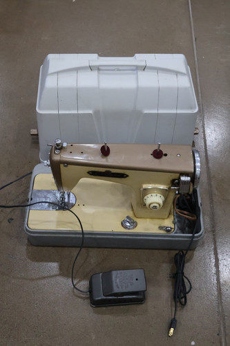 Vintage capri 213a portable - 213a-tw,