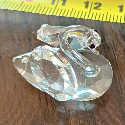 Unmarked clear faceted crystal - faceted,