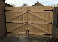 WOODEN DRIVEWAY GATES 8FT WIDE AND X2 4X3" WOODEN POSTS
