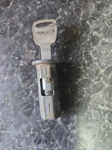 Yamaha rd200 steering lock - a,