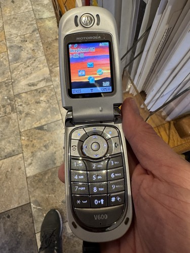 Motorola v600 retro flip - retro,