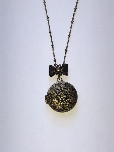 Antique bronze look - antique, bronze-look