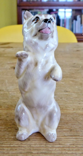 Vintage royal doulton begging - doulton,