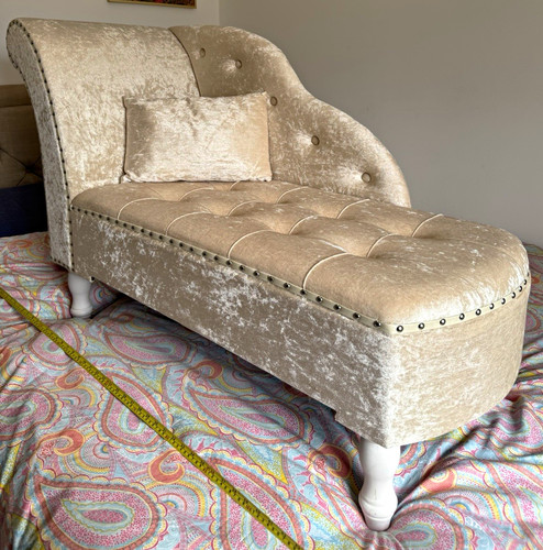 Beige velvet tufted chaise - beige,
