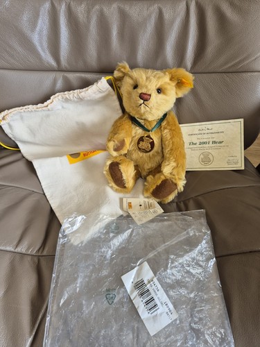 Steiff the 2001 teddy bear - 2001,