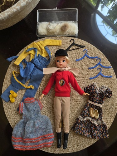 Marx sindy doll with - marx, wardrobe