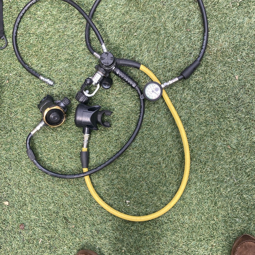 Apeks scuba regulator set - scuba, both