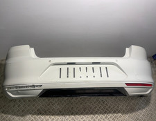 2018 VOLKSWAGEN PASSAT B8 REAR BUMPER WITH PARKING SENSORS OEM WHITE