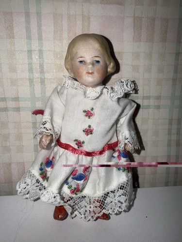 Beautiful antique miniature - beautiful,