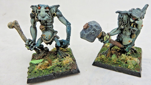 Stone troll metal well - metal,