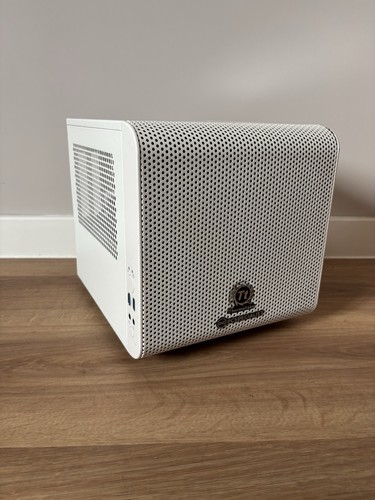 Thermaltake core snow - core,