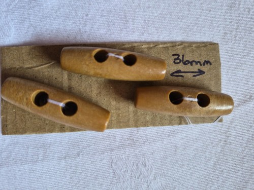 Vintage wood toggle - 3x,