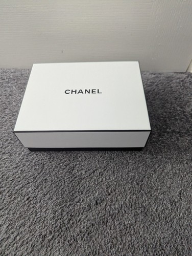 Empty chanel gift - empty,