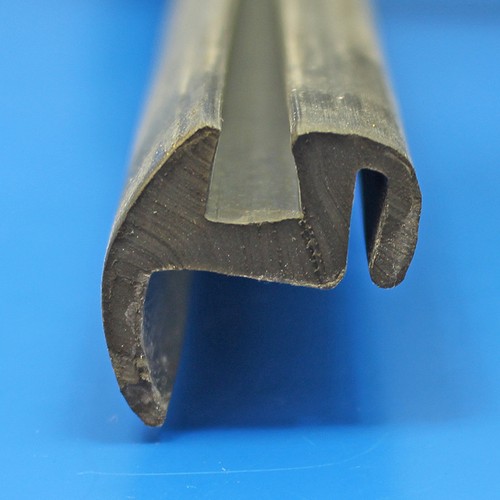 Rear screen rubber seal - rear,
